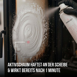 Kaminglasreiniger extra stark 300ml Aktivschaum wird auf Kaminscheibe aufgetragen und wirkt schnell.